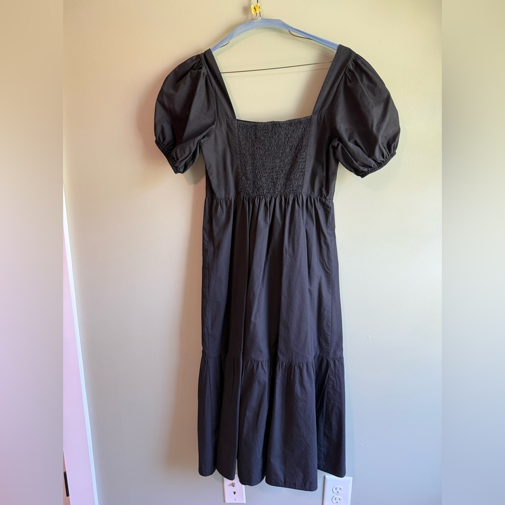 Astr Black Square-Neck Midi Dress with Puff Sleeves - Picture 10 of 12